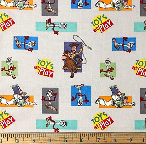 1/2 Udvar - Toy Story Woody Buzz & Forky a Szürke Pamut Szövet (Nagy Foltvarrás, Varrás, Kézműves Projekt, Párnákat